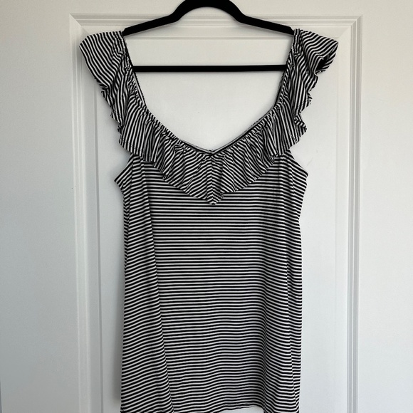 Torrid Super Soft V-Neck Ruffle Tank in Black and White Stripe Size 1/ 1X /14-16 - Picture 4 of 7